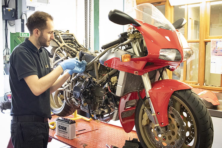 How to buy a Ducati 916 problems advice