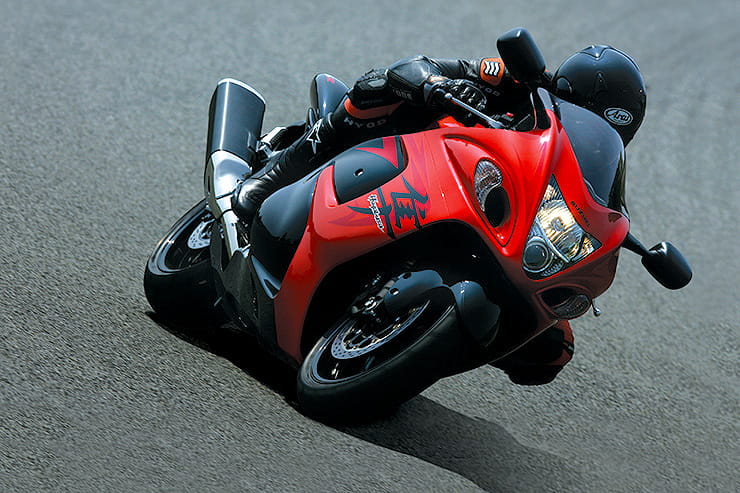 Everything you need to know about Suzuki’s ballistic hyperbike, the GSX1300R Hayabusa. Pros, cons and all the specs