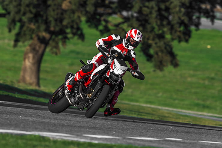 Ducati Hypermotard 821 SP Review Used Price Guide_07