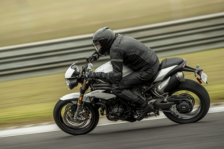 Triumph Speed Triple S RS 2018 Review Price Spec Used_05
