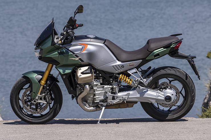 2022 Moto Guzzi V100 Mandello Review Price Spec_08
