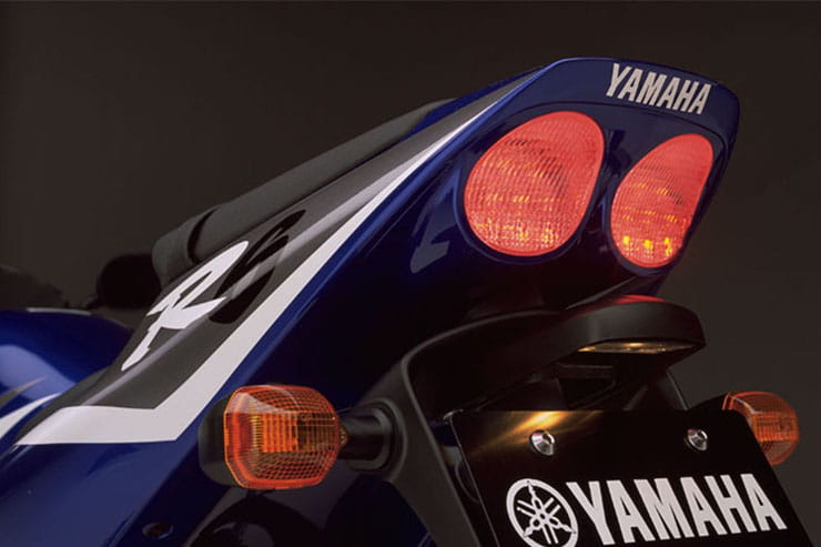 1999 Yamaha YZF-R6 Review Used Price Spec_19