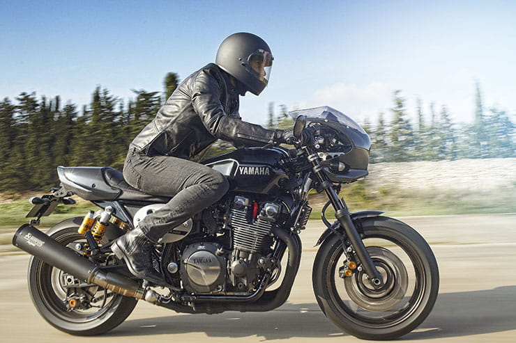 2015 Yamaha XJR1300 Racer Review Details Used Price Spec_13
