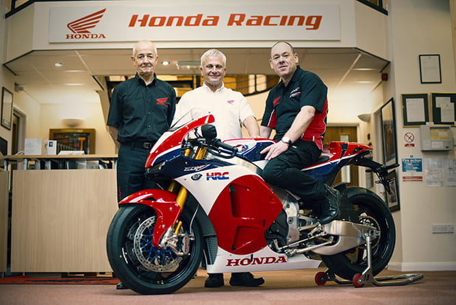 L-R Dave Hancock (Honda), Neil Tuxworth (Honda Racing) and John Brown (owner)