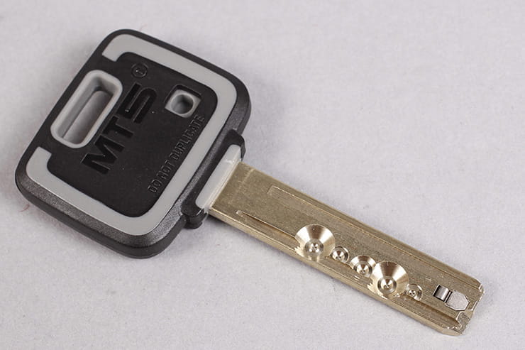 Tested: Pewag VKK 12x45 and Mul-T-Lock NE14L padlock review key