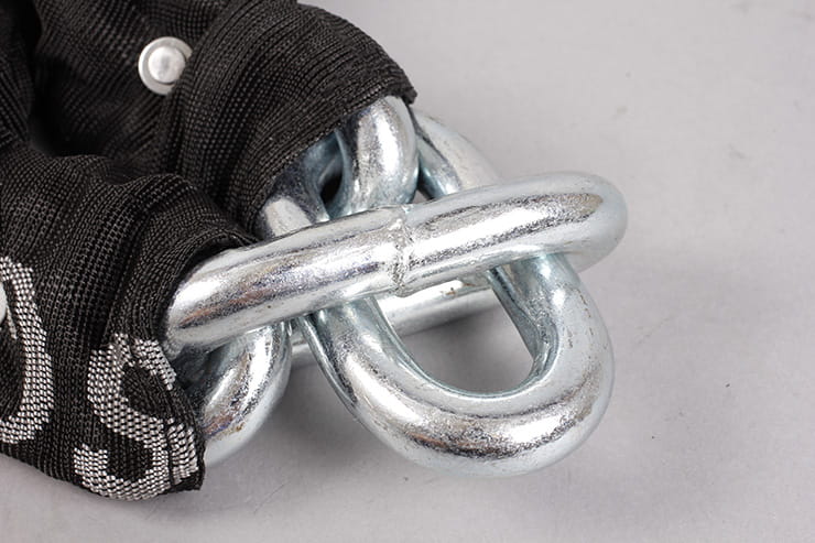 Tested: Squire Juggernaut with SS65CS padlock review chain links