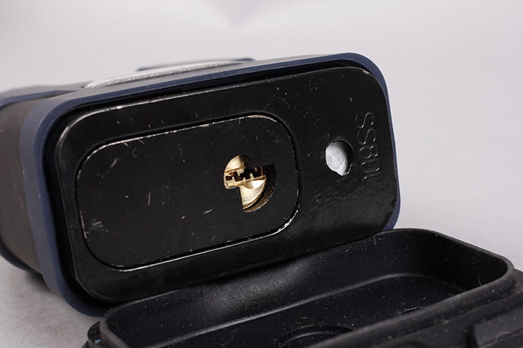 Tested: Squire Colossus with SS80CS padlock review key hole