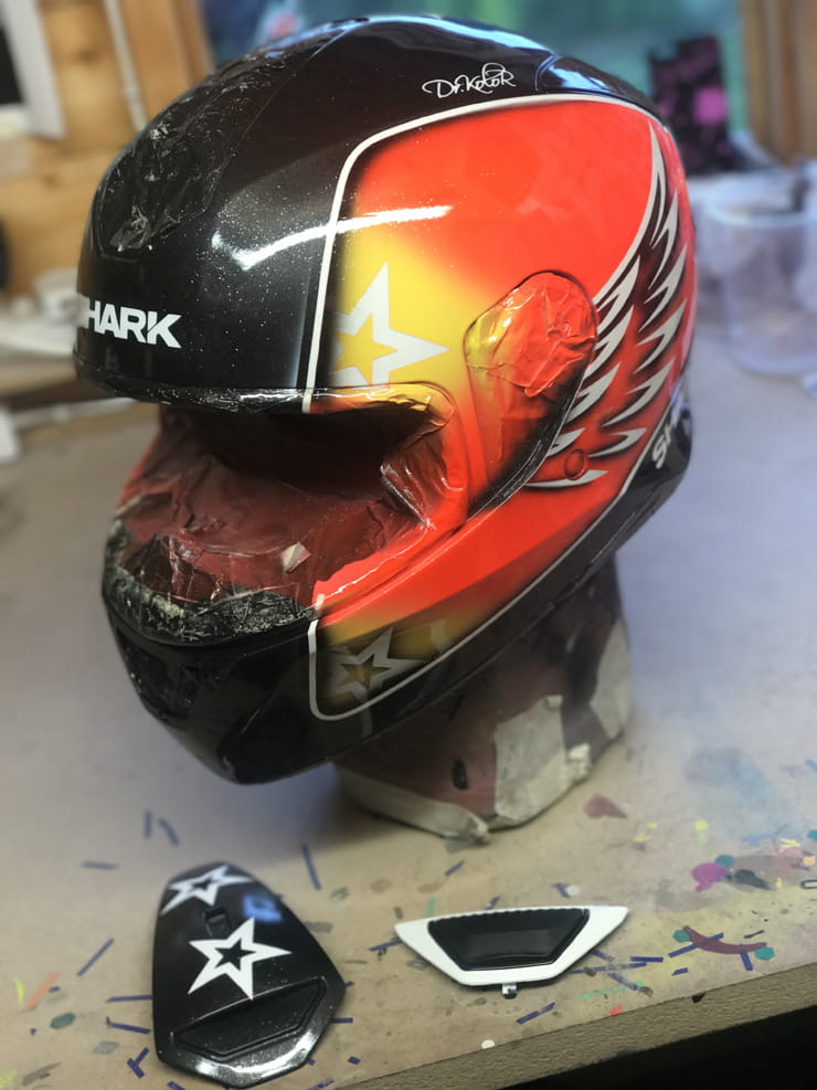 DrKolor lacquers a crash helmet