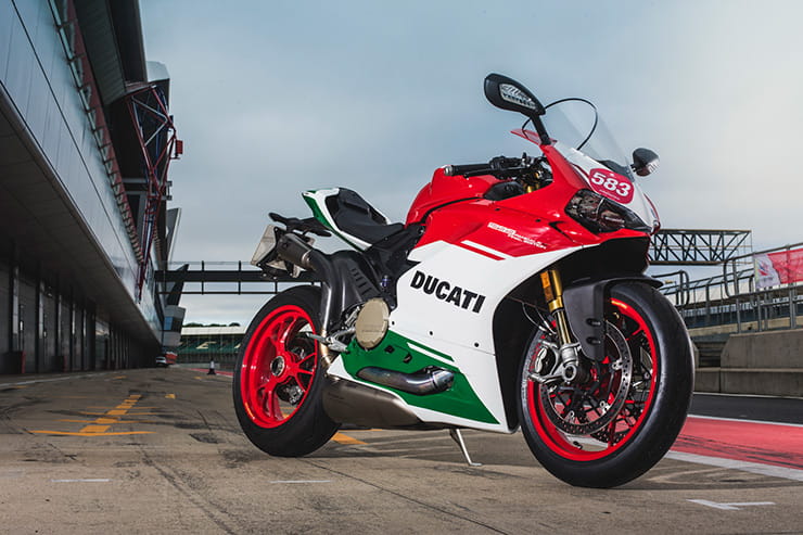 2017 Ducati 1299 R FE BikeSocial Review