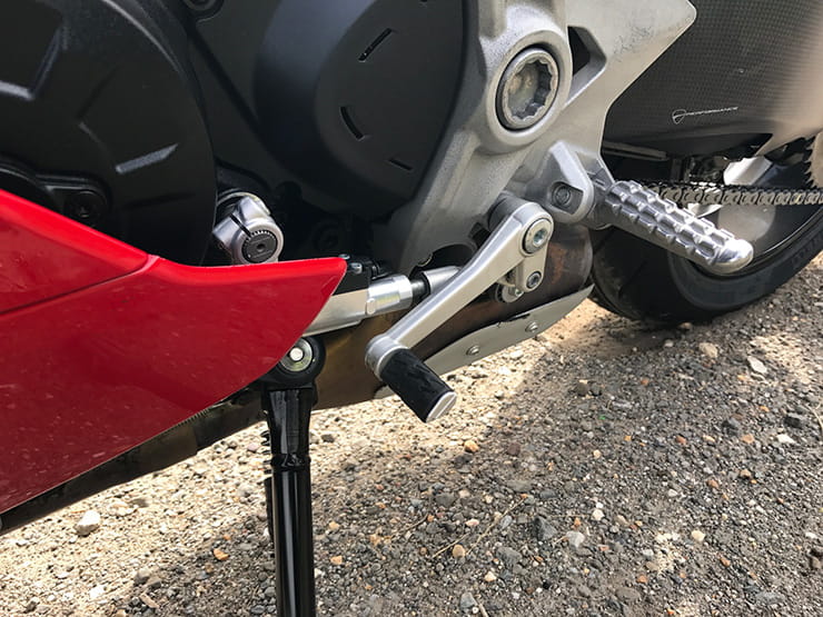 2017 Ducati Supersport S gear lever