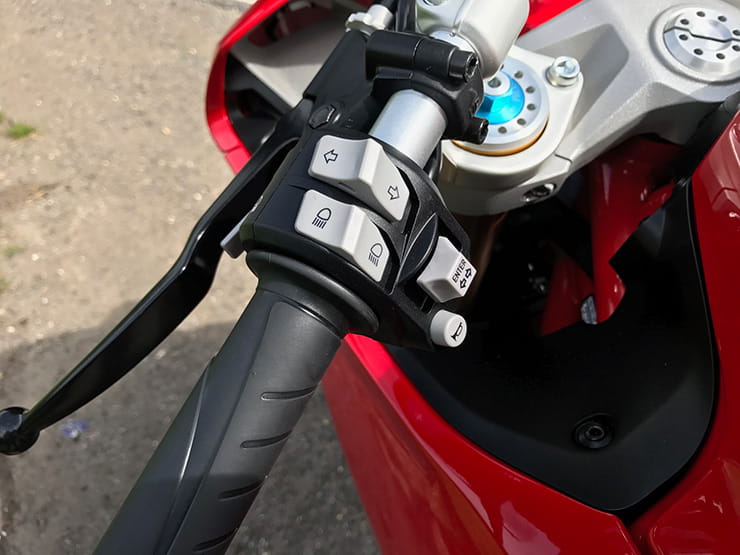 2017 Ducati Supersport S handle bar controls