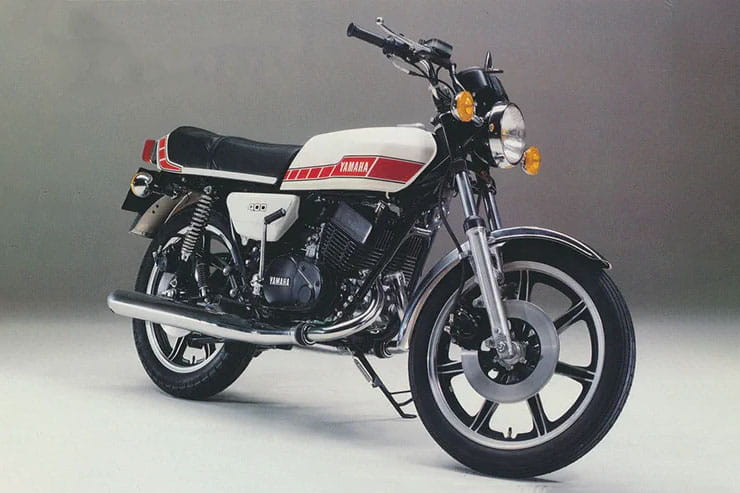 Top 10 Cool A2 Licence Friendly Bikes_RD400