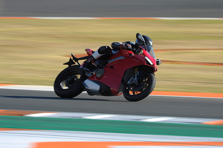 Ducati_Panigale_V4S_BikeSocial_Review