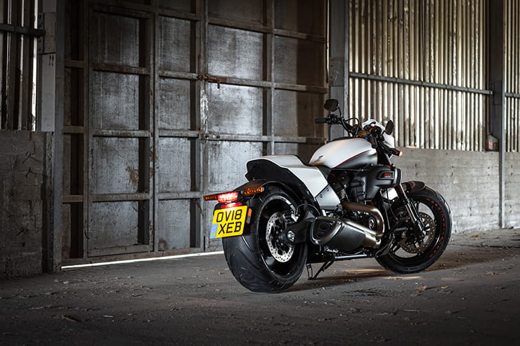HARLEY-DAVIDSON FXDR SOFTAIL (2019) | Review