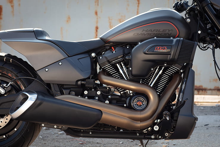 HARLEY-DAVIDSON FXDR SOFTAIL (2019) | Review