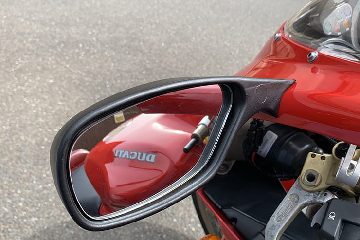 Modern classic review Ducati 916
