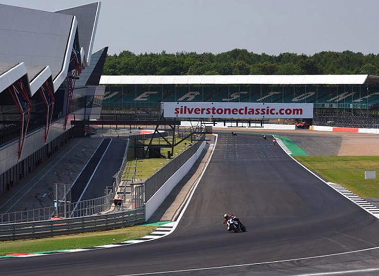 Motorcycle track days near me【 The Ultimate UK Circuit Guide