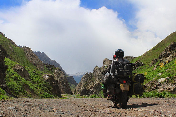 Should I travel solo, with a pillion or in a group?