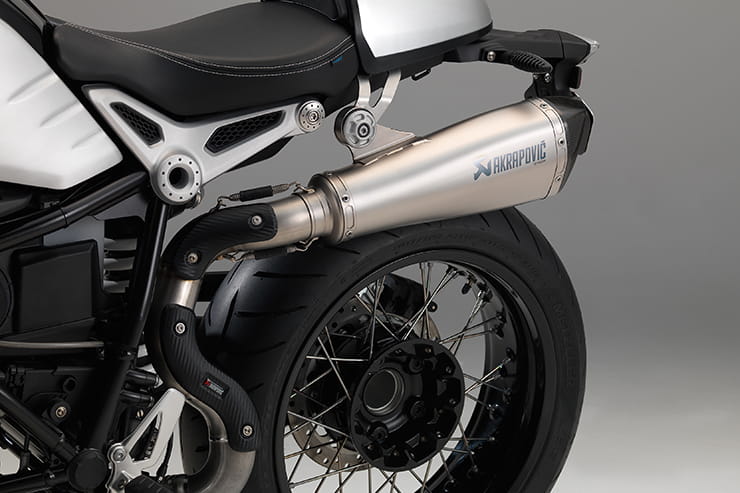 Everything you need to know if you are the market for BMW’s air-cooled boxer retro bike. 