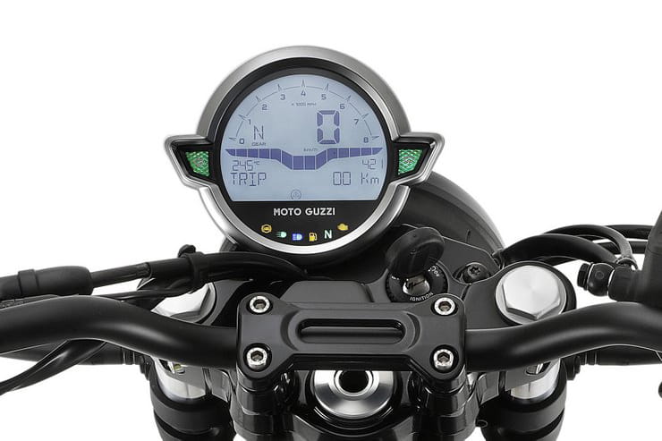 Moto Guzzi V7 2021 Details Price spec (4)