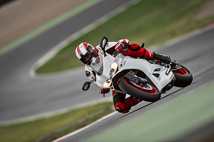 Ducati Panigale 959 2016 Review Used Price Spec_03