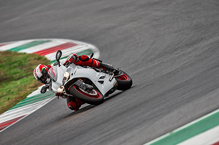 Ducati Panigale 959 2016 Review Used Price Spec_06