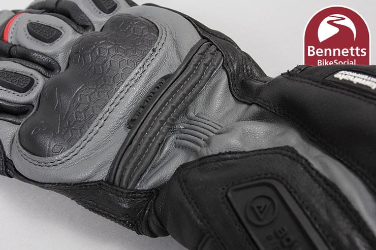 Oxford Mondial laminated motorcycle gloves review_10