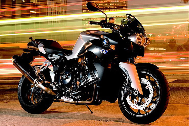If you’re hunting for a BMW K1200R (2005-2008) then make sure to take a look at our buying guide for a bit of handy advice first