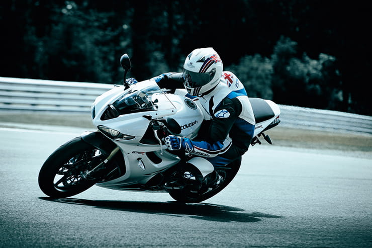 Triumph’s Daytona 675 delivered a hammer blow to the Japanese supersport bikes, demonstrating that sky-high rev limits and frustratingly gutless inline four engines weren’t necessarily a trait of the class through its amazing triple.