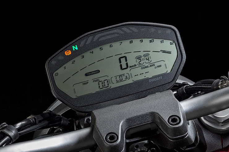 Ducati Monster 821 Dark 2014 2018 Review Used Price Spec_06