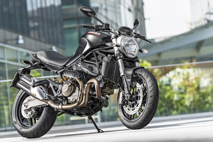 Ducati Monster 821 Dark 2014 2018 Review Used Price Spec_07