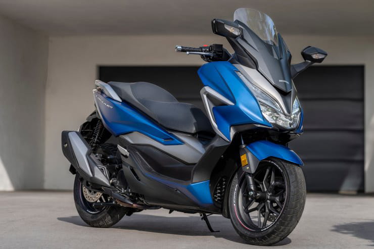 The Forza 750 might be the biggest thing for 2021 in Honda’s scooter range but it’s not the only update. There’s also a new Forza 350 to replace the old Forza 300 model and a tweaked 125 for 2021