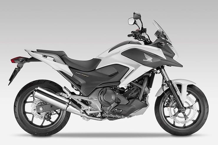 The NC750X is the enlarged, 2014 successor to the original 2011 NC700X. As such it’s the adventure-styled variant of Honda’s ‘NC’ ‘New Concept’ triumvirate of low-revving, semi-automatic, novice-friendly twins (along with the now NC750S roadster and Integra maxi-scooter).