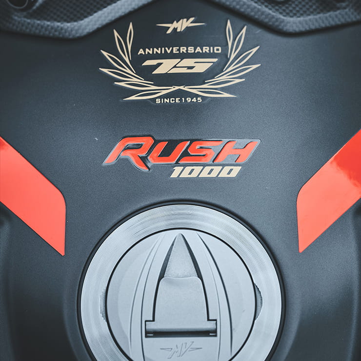 MV Agusta Rush 1000 2020 review price spec_04