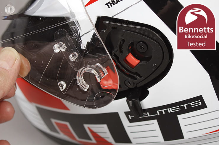 MT Thunder 3 motorcycle helmet review_12