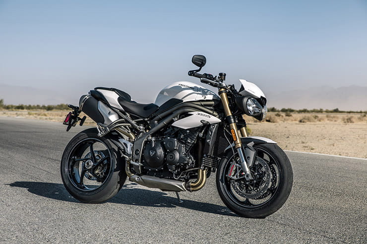 Triumph Speed Triple S RS 2018 Review Price Spec Used_07