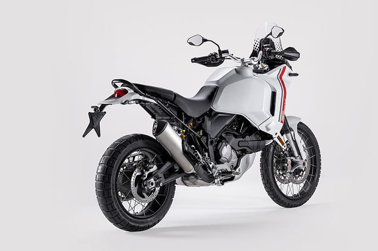 2022 Ducati DesertX Review Price Spec (21)
