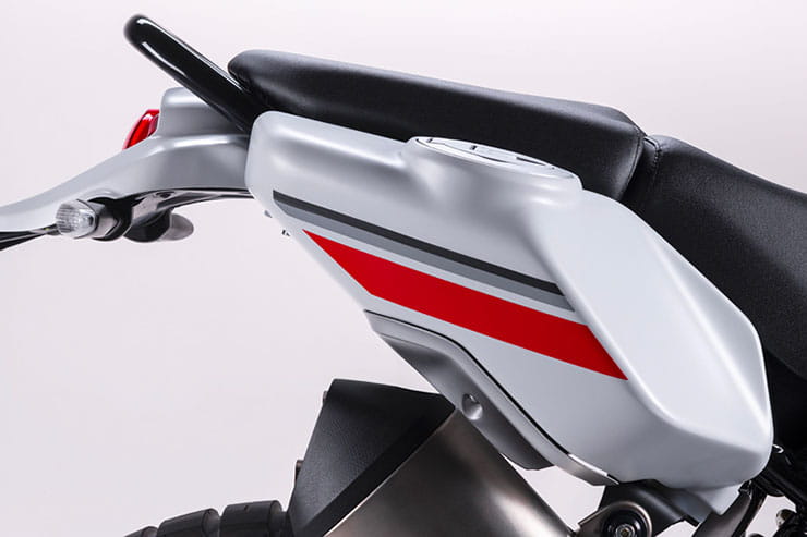 2022 Ducati DesertX Review Price Spec (9)