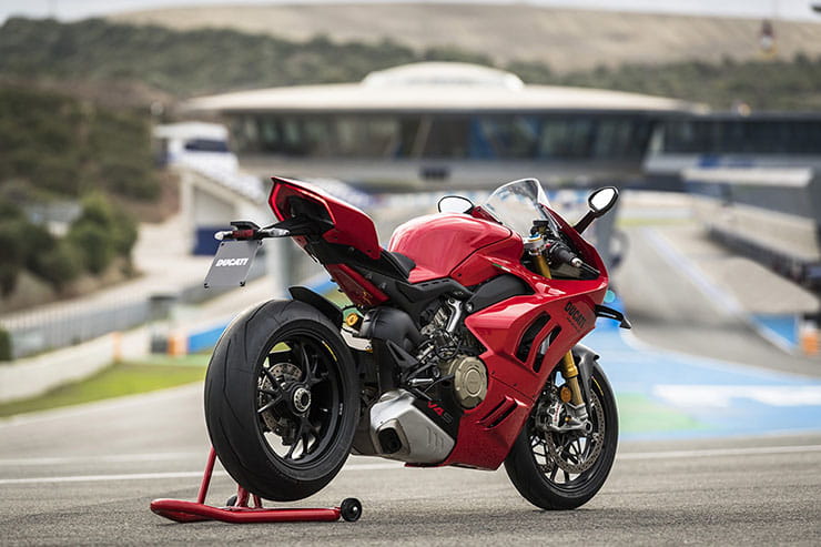 Ducati Panigale V4S 2022 Review Price Spec_054