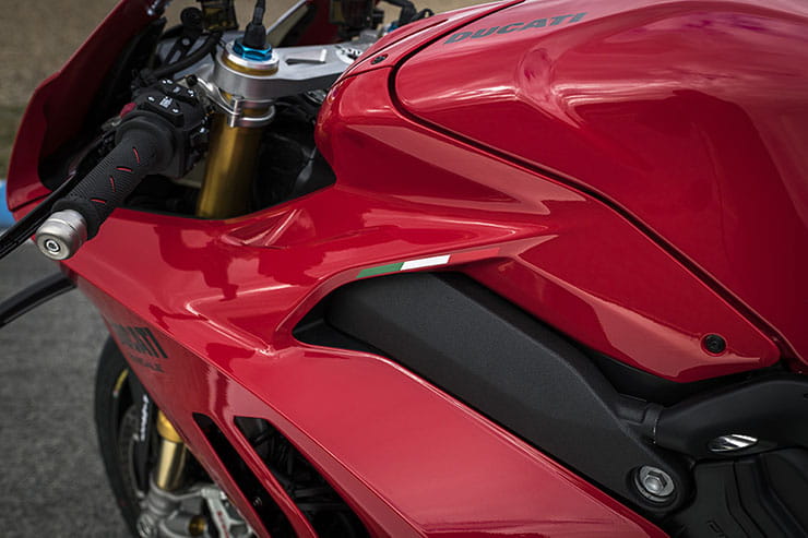 Ducati Panigale V4S 2022 Review Price Spec_070