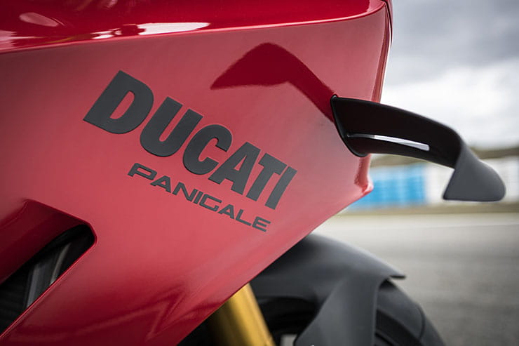 Ducati Panigale V4S 2022 Review Price Spec_075