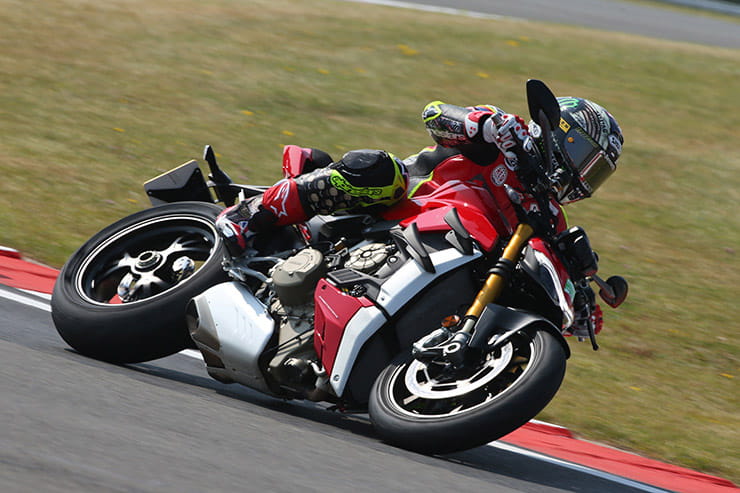 Ducati Streetfighter V4S Review Long Term Price Spec (3)