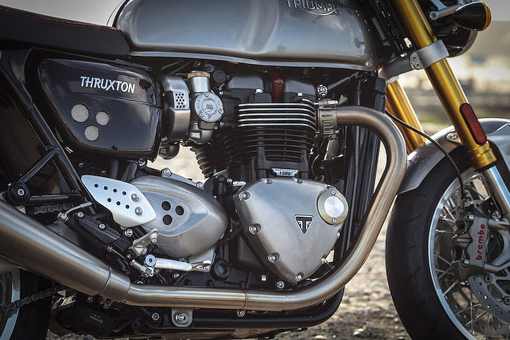 Triumph Thruxton 1200R 2016 Review Used Guide_04