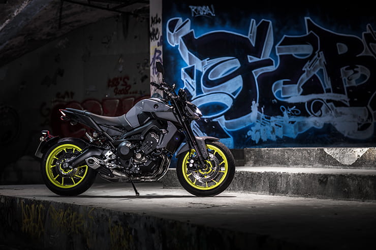 Yamaha MT-09 2013 2017 Review Used Price Spec_08
