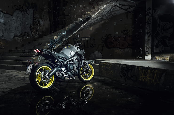 Yamaha MT-09 2013 2017 Review Used Price Spec_10