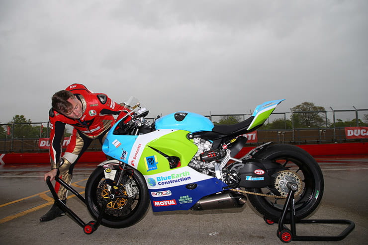 Ducati Panigale V2 Road Race Trioptions McGuinness_15