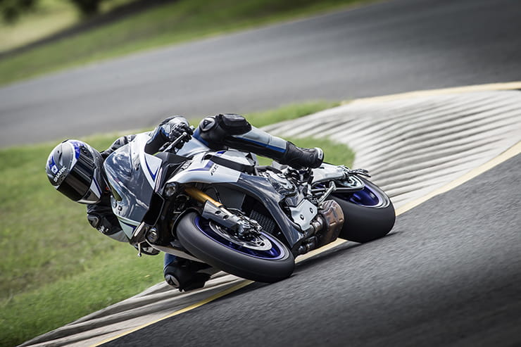 Yamaha YZF-R1M 2015 Review Used Price Spec_09