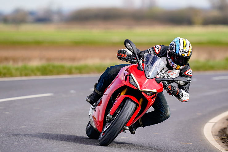 40_Ducati Supersport 2021_LOW