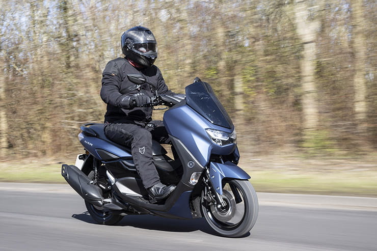 2021 Yamaha NMAX 125 Review Price Spec (115)