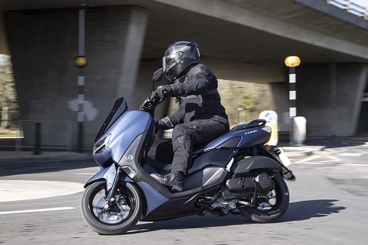 2021 Yamaha NMAX 125 Review Price Spec (94)